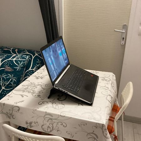 Appartamento Au Havre De Paix Garéoult Esterno foto