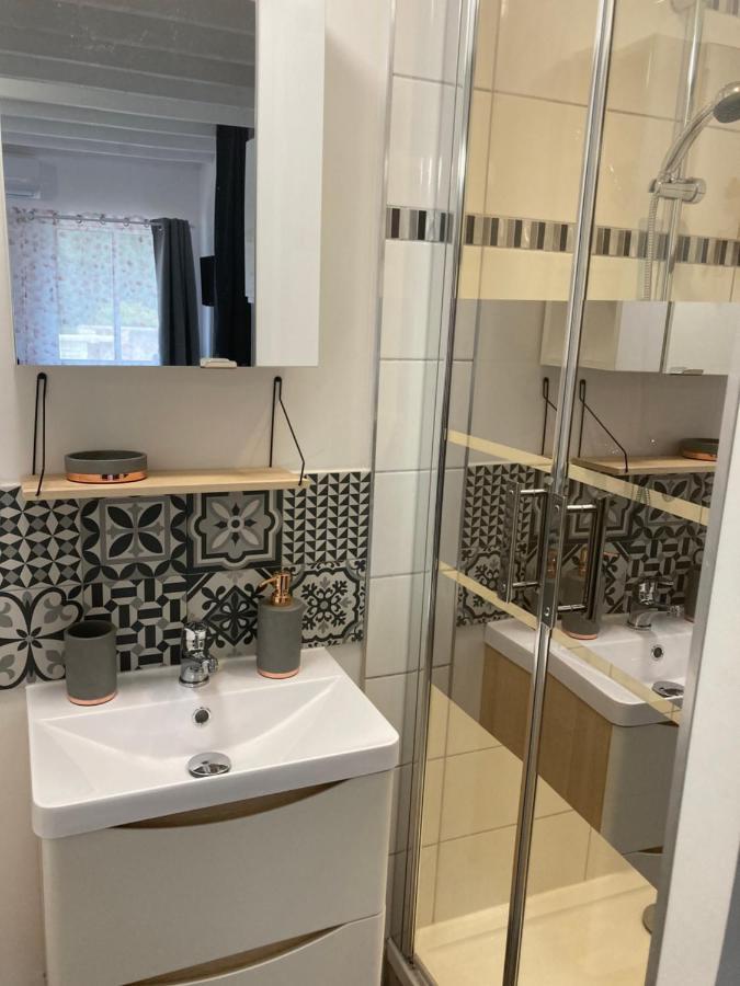 Appartamento Au Havre De Paix Garéoult Esterno foto