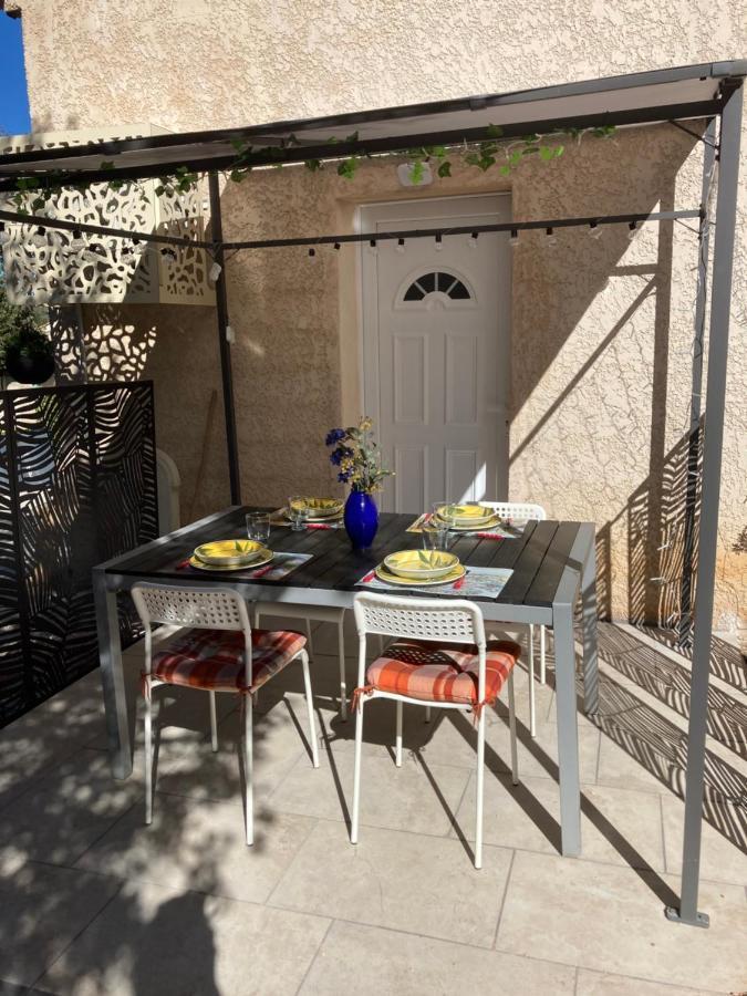 Appartamento Au Havre De Paix Garéoult Esterno foto